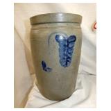 1 1/2G. BLUE DECO CROCK