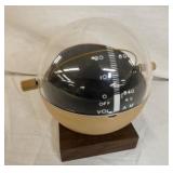 UNUSUAL MOD. SR7 AM FM RADIO