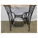 VIEW 2 CLOSEUP SINGER BASE