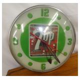 7UP ADV. CLOCK W/ BUBBLES