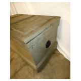 VIEW 4 CLOSEUP PAINTED TOOL CHEST