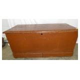 18TH CENTURY BLANKET BOX