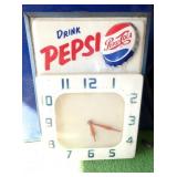 PLASTIC PEPSI CLOCK W/ CAP