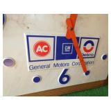 VIEW 4 CLOSUEP 22X22 CLOCK