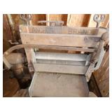 VIEW 3 CLOSEUP WRINGER