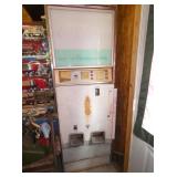 UPRIGHT COKE 10CENT DRINK BOX