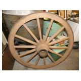 LG WOODEN WAGON WHEEL