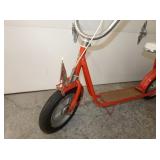 VIEW 2 CLOSEUP PEDAL TOY