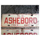 VIEW 2 CLOSEUP LIC. TAGS