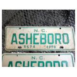 VIEW 2 CLOSEUP LIC. TAGS