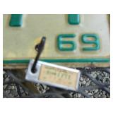 VIEW 2 CLOSEUP LIC. TAGS