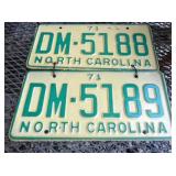 VIEW 2 CLOSEUP LIC. TAGS