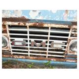 VIEW 4 CLOSEUP GMC 72X33