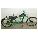 GREEN SCHWINN STING RAY BICYLE