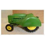 JOHN DEERE ROW CROP TOY TRACTOR