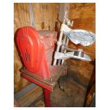 VIEW 2 CLOSEUP SHAKER