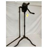 EARLY SHEEP SHEER TOOL