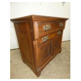 VIEW 2 CLOSEUP WASHSTAND