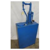 TURN HANDLE FARM PUMP