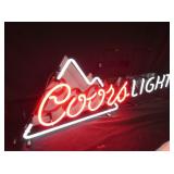 VIEW 2 CLOSEUP STORE NEON 40X14