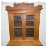 VIEW 2 CLOSEUP CUPBOARD TOP