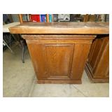 VIEW 2 CLOSEUP 31X33 PEDESTAL