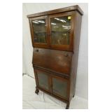 VIEW 2 CLOSEUP 1/4 SAWN BOOKCASE