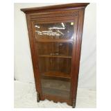 VIEW 2 CLOSEUP CORNER CUPB. 33X70