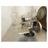 VIEW 2 CLOSEUP SINGER CHILDS SEWING MACH