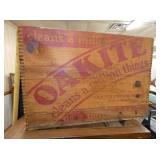 VIEW 2 CLOSEUP OAKITE BOX