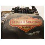 VIEW 3 CLOSEUP BRIGGS & STRATTON