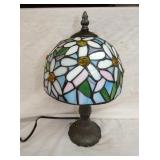 8IN STAINED GLASS PARLOR LAMP