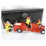 1937 AHRENS ERTLE FIRE TRUCK W/ FIGURES