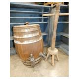 WOODEN BARREL DISPENSER