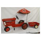 INTERNATIONAL PEDAL TRACTOR