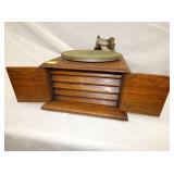 VIEW 3 INSIDE OAK GRAMAPHONE