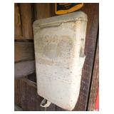 SERVICE STATION WINDSHEILD CABINET