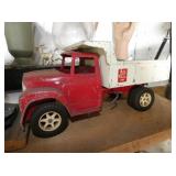 ERTL INTERNATIONAL TOY TRUCK