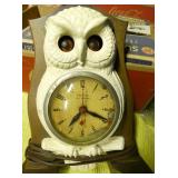VIEW 2 CLOSEUP OWL CLOCK