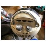 VIEW 4 CLOSEUP RADIO