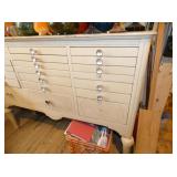 VIEW 2 CLOSEUP 21 DRAWERS