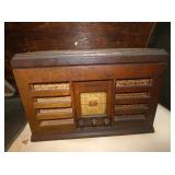 UNUSUAL EARLY PHILCO RADIO