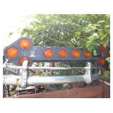 PORTABLE SOLOR REFLECTOR ARROW SIGN