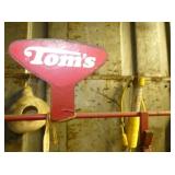 VIEW 2 CLOSEUP TOMS RACK