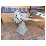 UNUSUAL AIRPLANE CLOCK