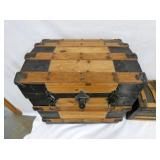 CLOSEUP WOODEN BARNARD BROS TRUNK