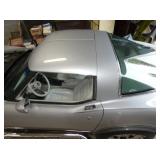 CLOSEUP T-TOP 1978 CORVETTE