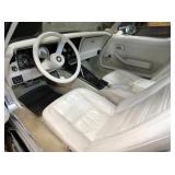WHITE INTERIOR W/ BUCKET SEATS