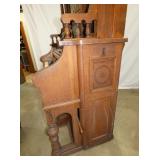 VIEW 8 CLOSEUP OAK ORGAN