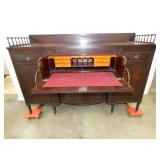 VIEW 4 W/ BUTLER DESK